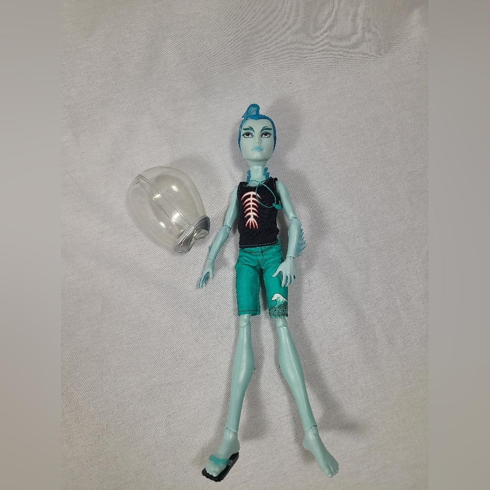 Monster High Skull Shore Gillington Gil Webber River Monster Doll  2011